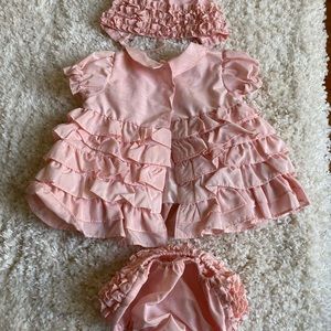 Bunnies By the Bay book dress set with bonnet and bloomers. Size 0-13 months.